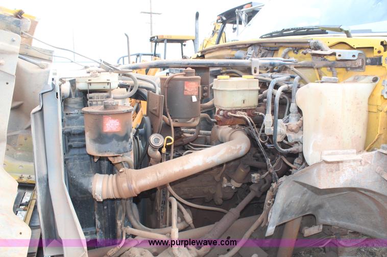 image for item H2596 1996 Ford F800 dump truck