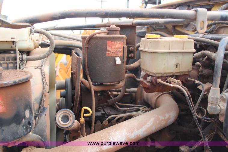 image for item H2596 1996 Ford F800 dump truck