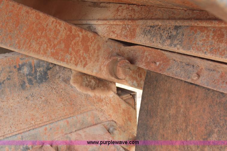 image for item H2596 1996 Ford F800 dump truck