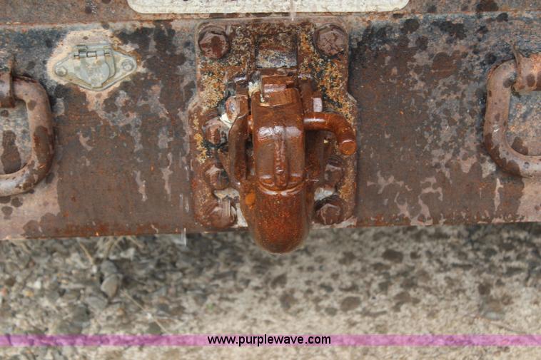 image for item H2596 1996 Ford F800 dump truck