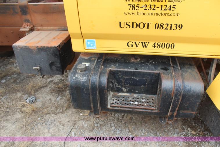 image for item H2596 1996 Ford F800 dump truck