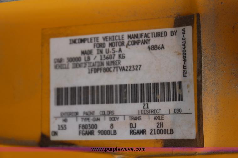 image for item H2596 1996 Ford F800 dump truck