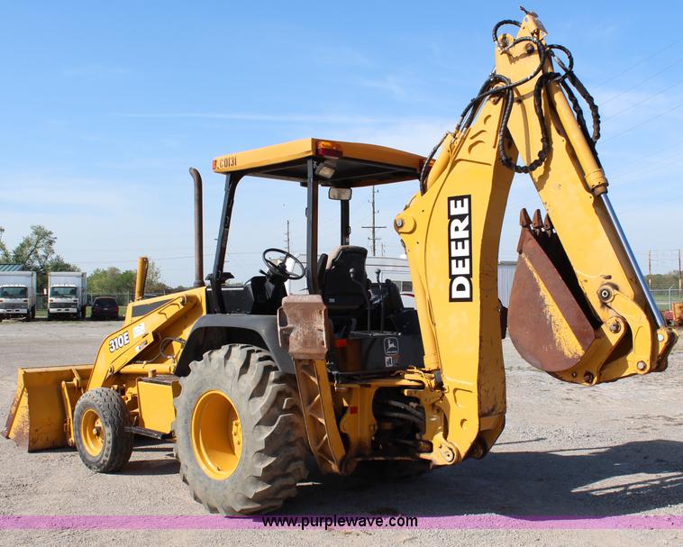 image for item H2598 1997 John Deere 310E backhoe