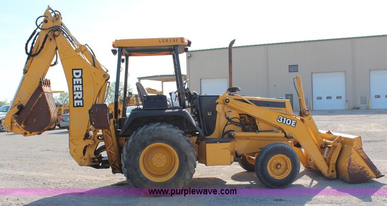 image for item H2598 1997 John Deere 310E backhoe