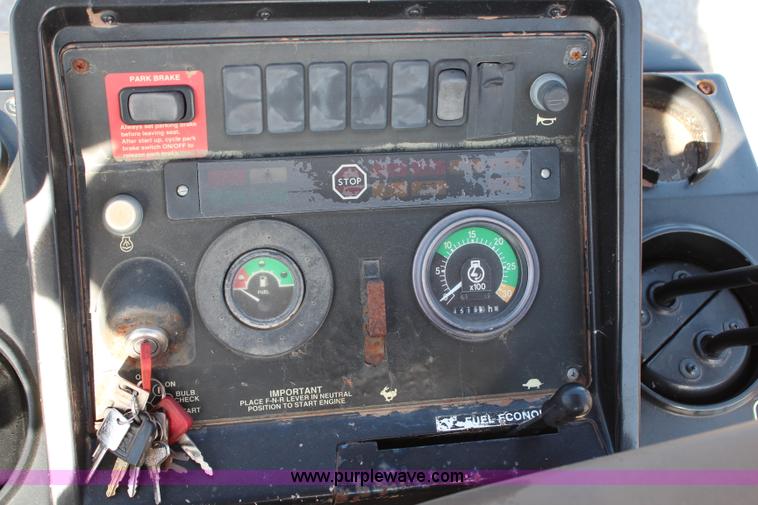 image for item H2598 1997 John Deere 310E backhoe