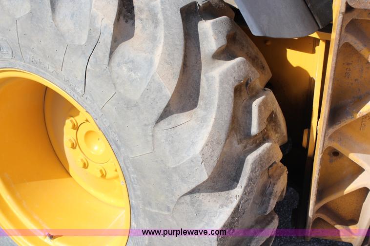 image for item H2598 1997 John Deere 310E backhoe