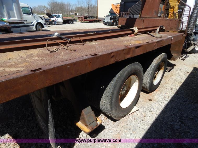 image for item H3458 1980 Mack RS685LS crane truck