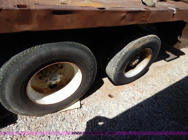 image for item H3458 1980 Mack RS685LS crane truck