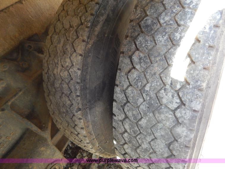 image for item H3458 1980 Mack RS685LS crane truck