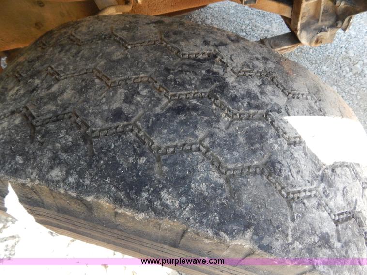 image for item H3458 1980 Mack RS685LS crane truck