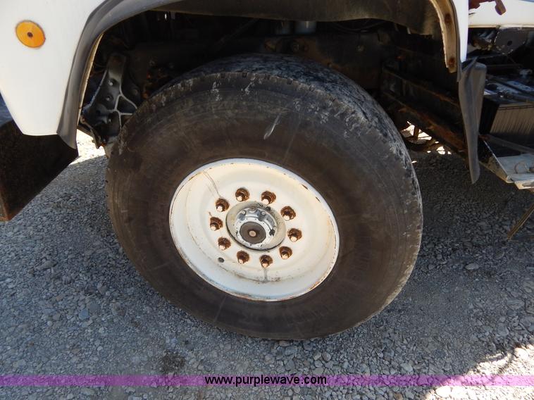 image for item H3458 1980 Mack RS685LS crane truck