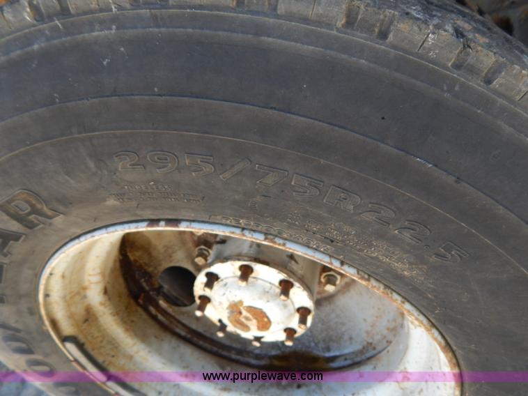 image for item H3458 1980 Mack RS685LS crane truck