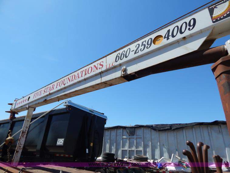 image for item H3458 1980 Mack RS685LS crane truck