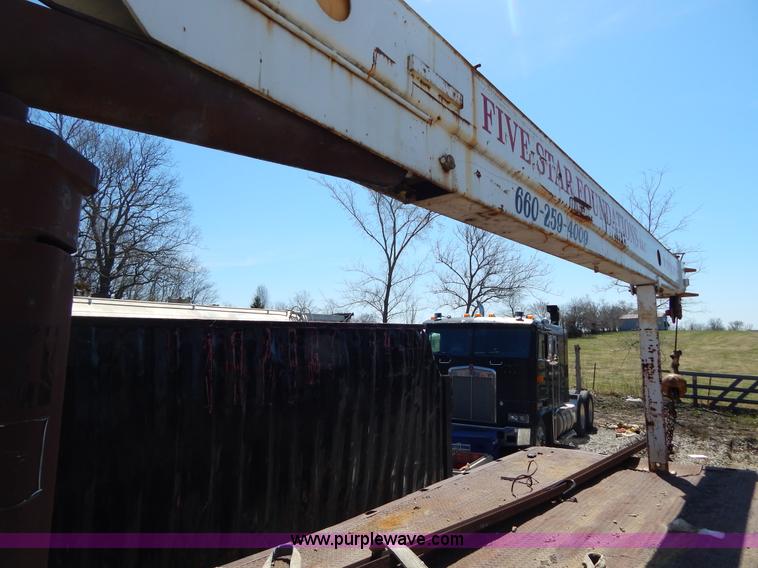 image for item H3458 1980 Mack RS685LS crane truck