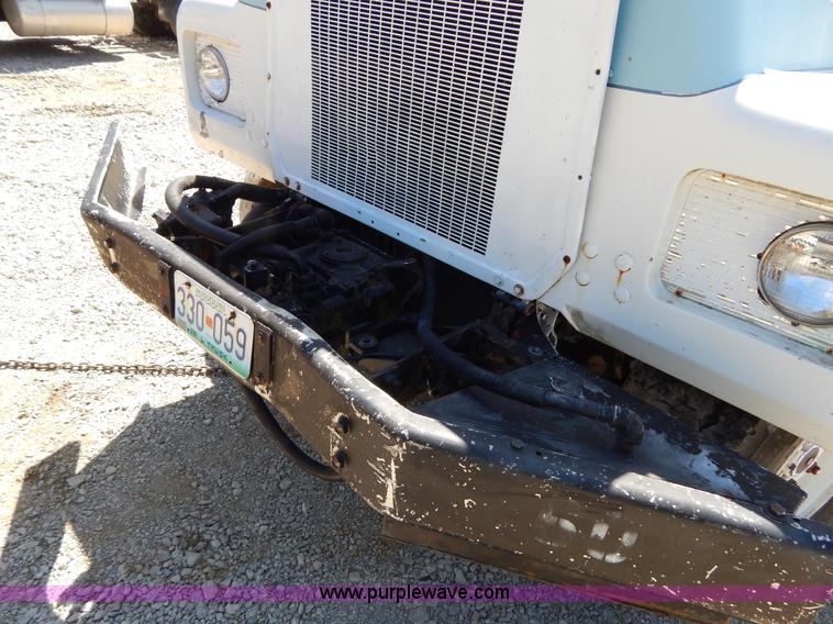 image for item H3458 1980 Mack RS685LS crane truck