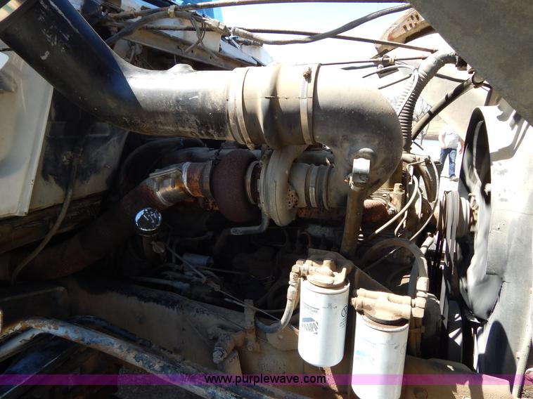 image for item H3458 1980 Mack RS685LS crane truck