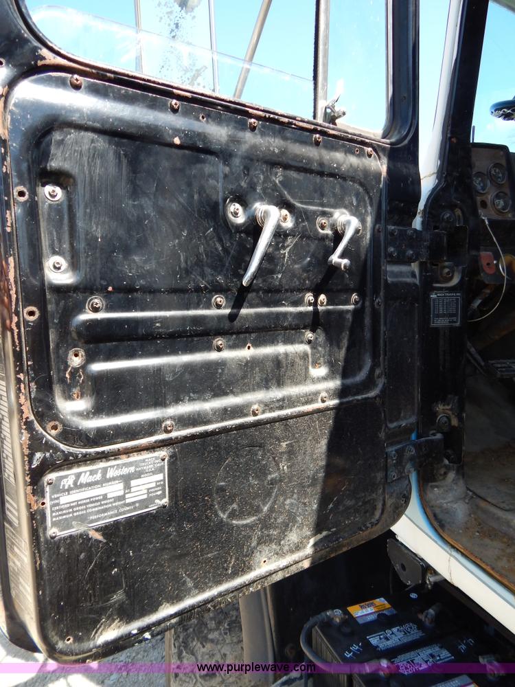 image for item H3458 1980 Mack RS685LS crane truck