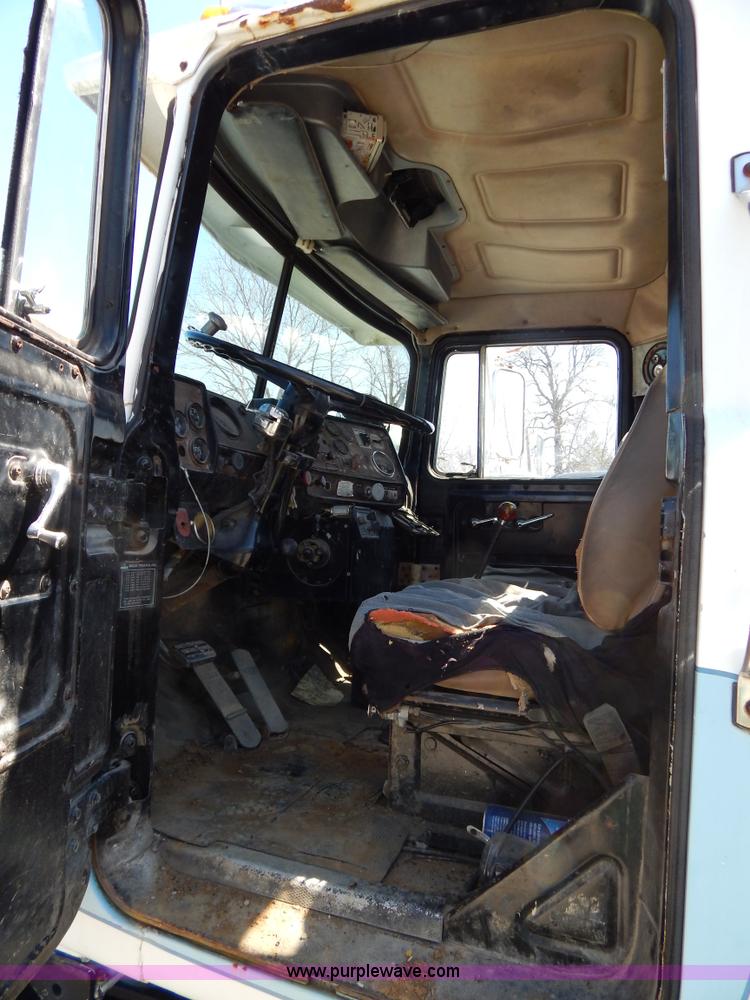 image for item H3458 1980 Mack RS685LS crane truck