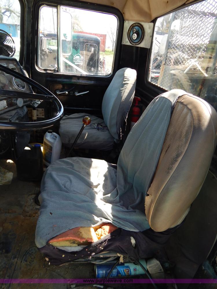 image for item H3458 1980 Mack RS685LS crane truck