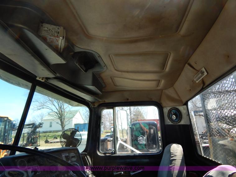 image for item H3458 1980 Mack RS685LS crane truck