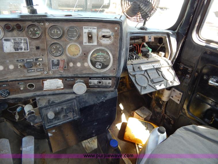 image for item H3458 1980 Mack RS685LS crane truck