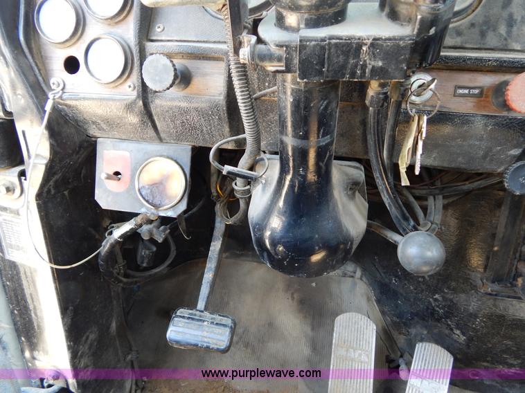 image for item H3458 1980 Mack RS685LS crane truck