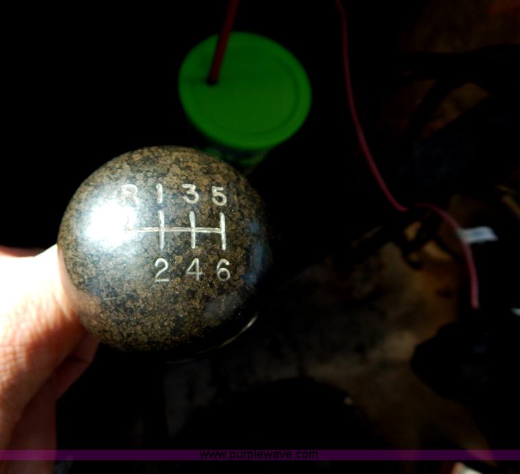 image for item H3461 1991 Ford F800 oil distribution truck