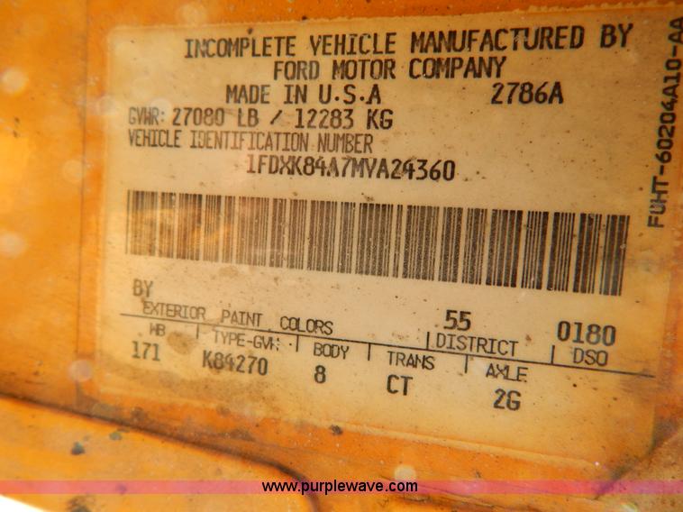 image for item H3461 1991 Ford F800 oil distribution truck