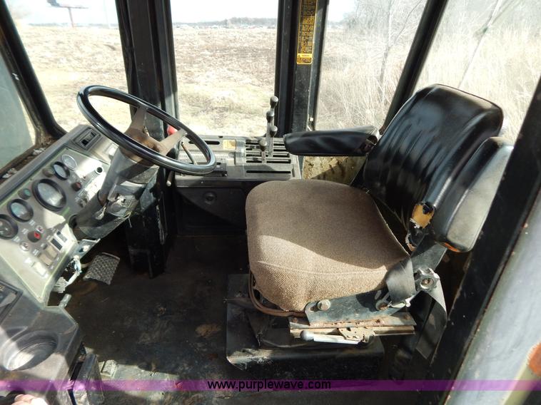 image for item H3801 1984 Steiger Panther KS-360 4WD tractor