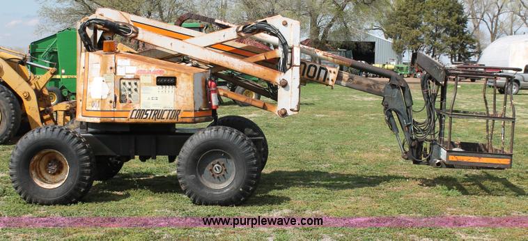 image for item H5721 Simon AT40C telescopic boom lift