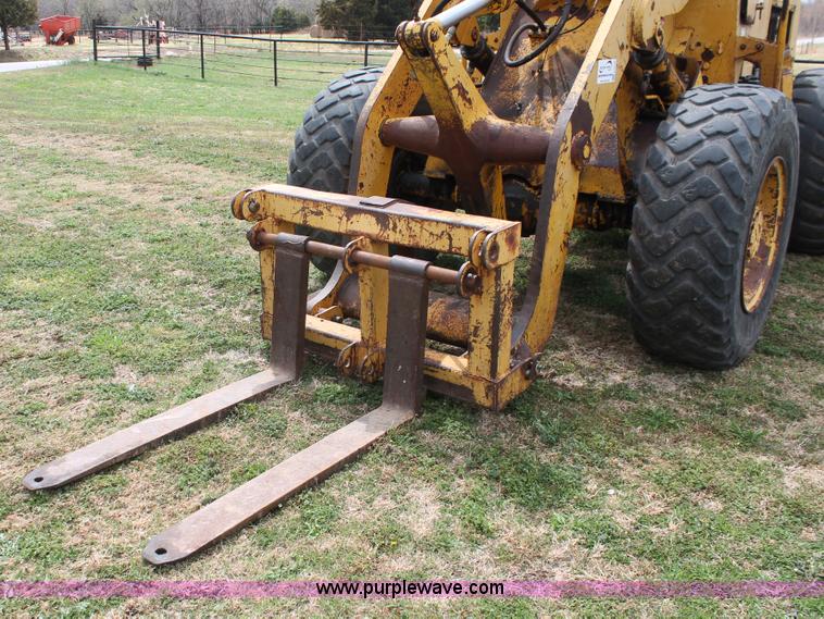 image for item H5722 1973 Hough H60 Pay Loader wheel loader