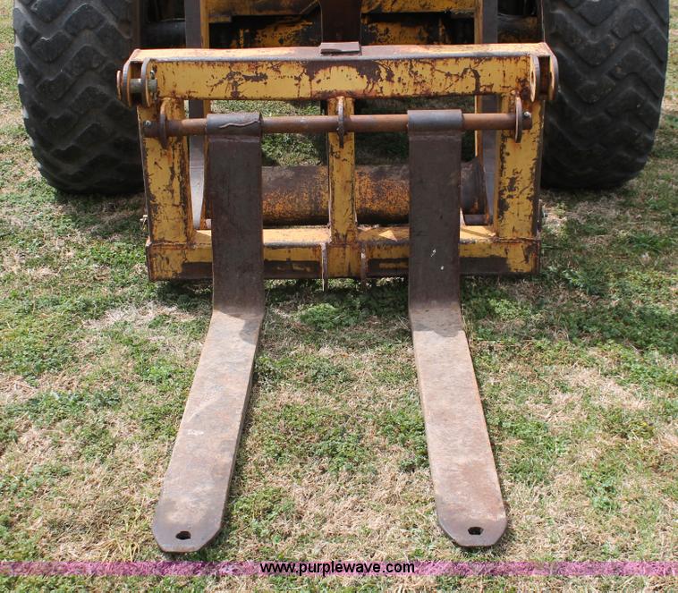 image for item H5722 1973 Hough H60 Pay Loader wheel loader