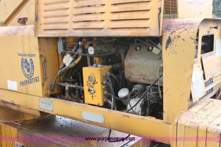 image for item H5724 1979 JLG 40F telescopic boom lift