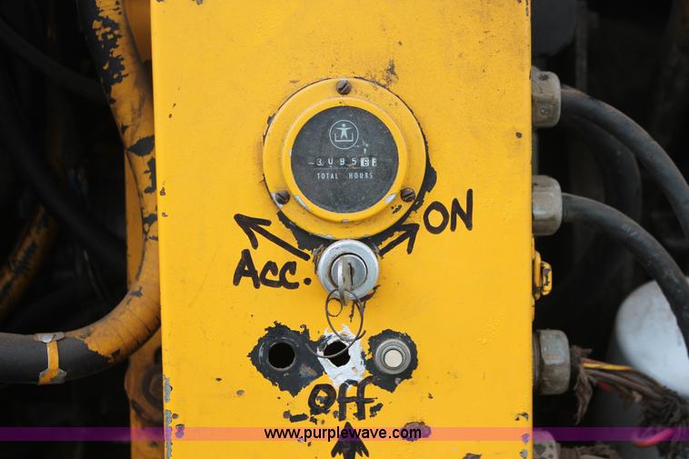 image for item H5724 1979 JLG 40F telescopic boom lift