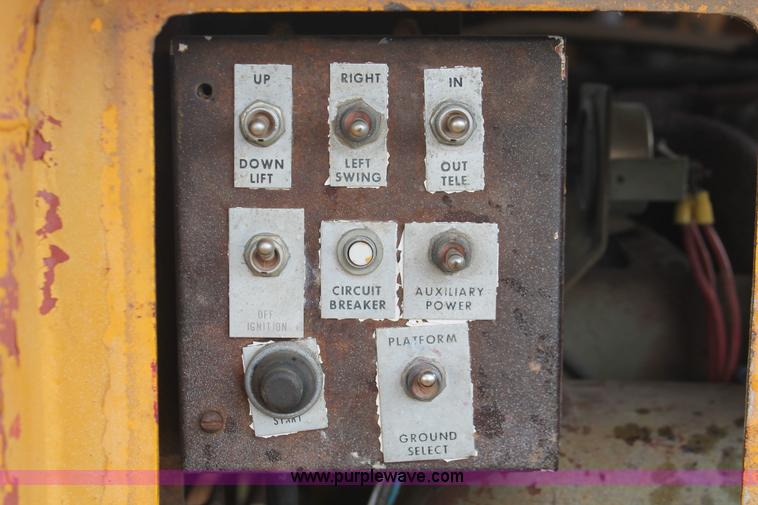 image for item H5724 1979 JLG 40F telescopic boom lift