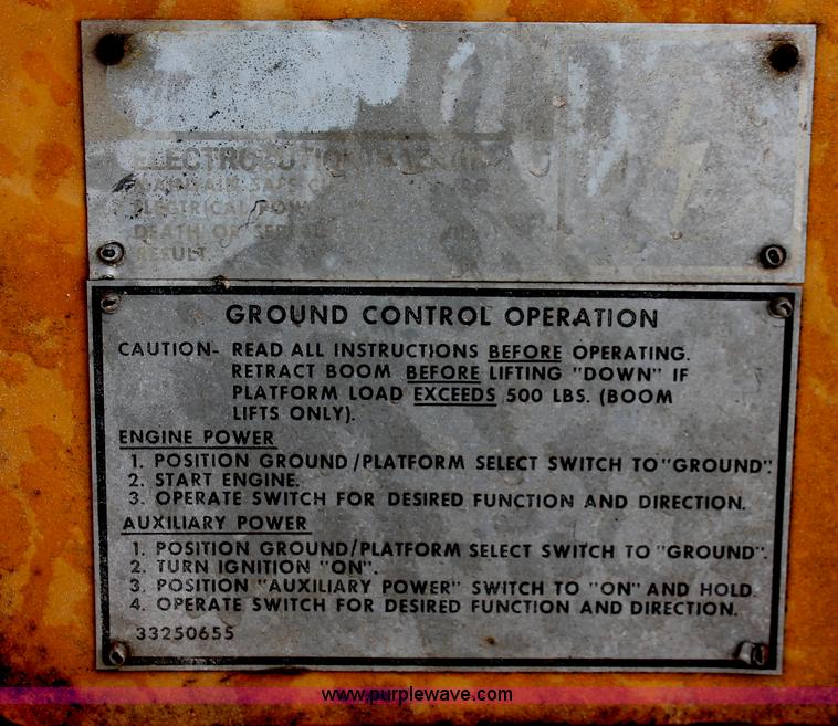 image for item H5724 1979 JLG 40F telescopic boom lift