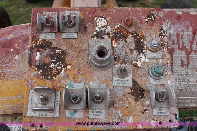 image for item H5724 1979 JLG 40F telescopic boom lift