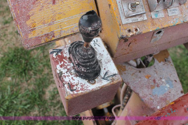 image for item H5724 1979 JLG 40F telescopic boom lift