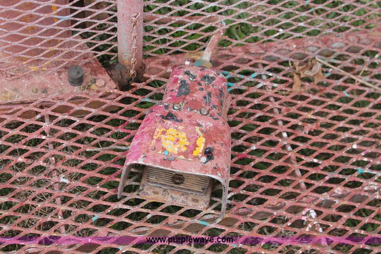 image for item H5724 1979 JLG 40F telescopic boom lift