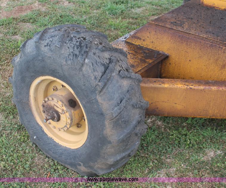 image for item H5724 1979 JLG 40F telescopic boom lift