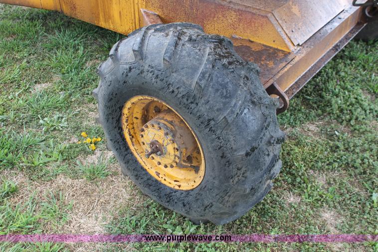 image for item H5724 1979 JLG 40F telescopic boom lift