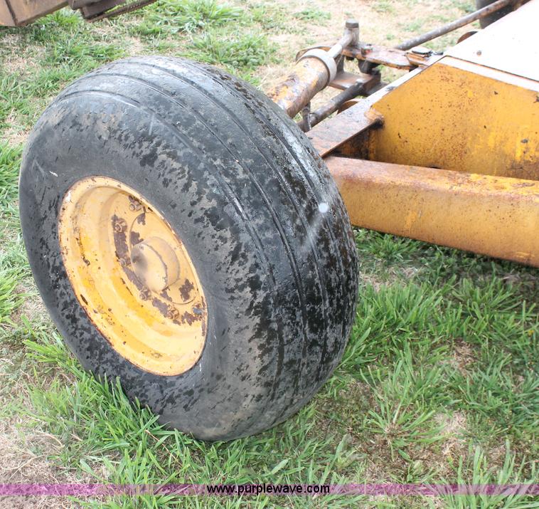 image for item H5724 1979 JLG 40F telescopic boom lift