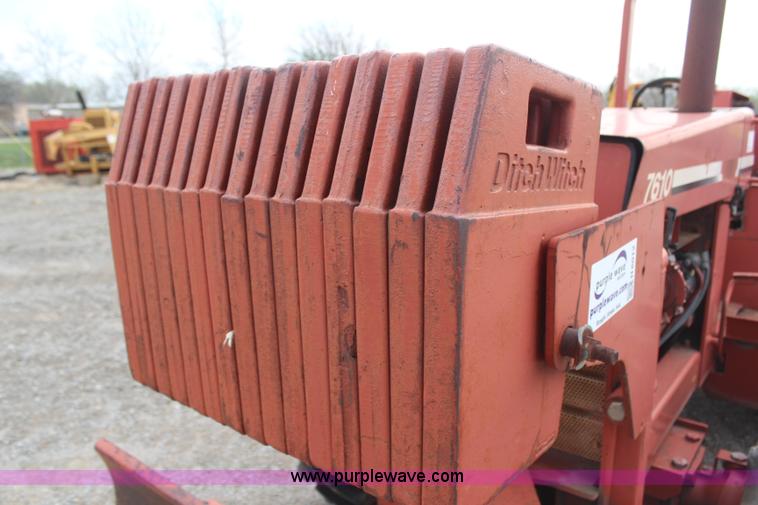 image for item H6012 Ditch Witch 7610 trencher