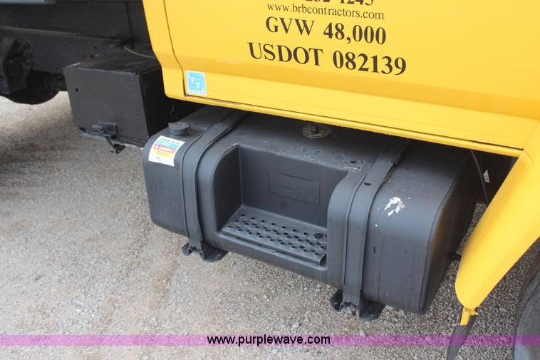 image for item H6013 1997 Ford F800 dump truck