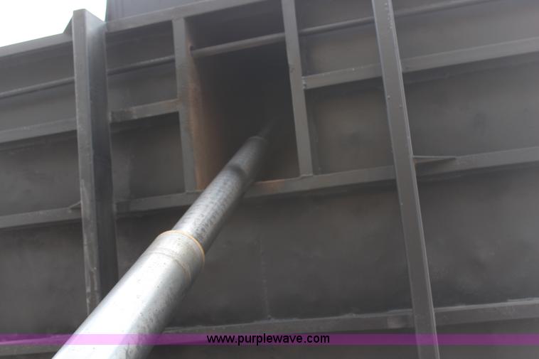 image for item H6013 1997 Ford F800 dump truck