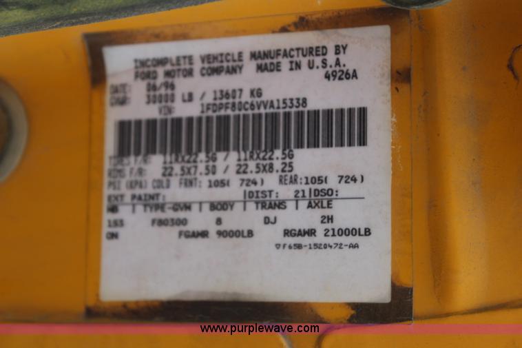 image for item H6013 1997 Ford F800 dump truck