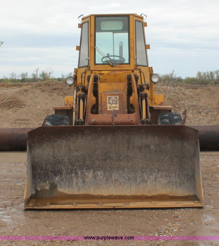 image for item H6103 1974 Caterpillar 920 wheel loader