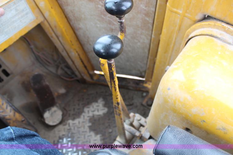 image for item H6103 1974 Caterpillar 920 wheel loader