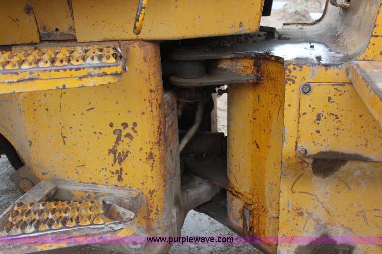 image for item H6103 1974 Caterpillar 920 wheel loader