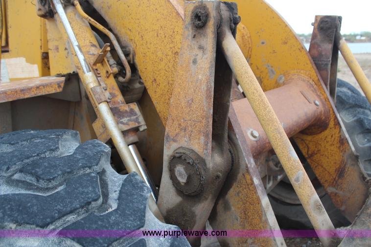 image for item H6103 1974 Caterpillar 920 wheel loader